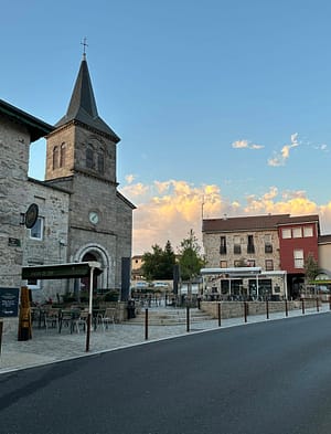 Torréfaction Sāba, la place du village.